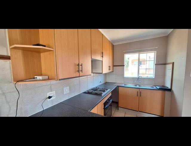 2 BEDROOM APARTMENT FOR SALE IN MORELETAPARK